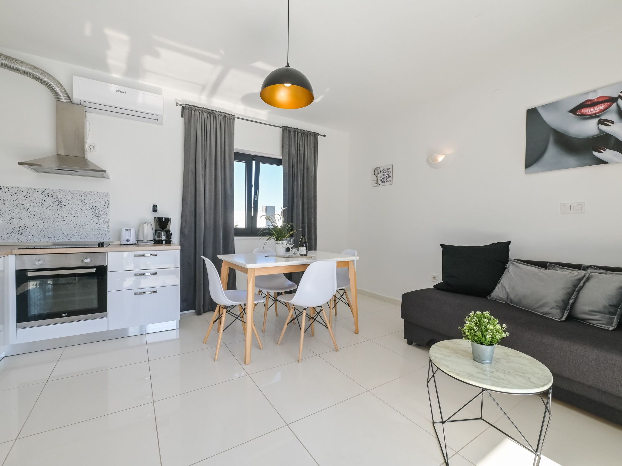 Mit Privatpool für 16 Personen ca. 160 m&sup2; in Novalja, Adriaküste Kroatien-Image-tags.info