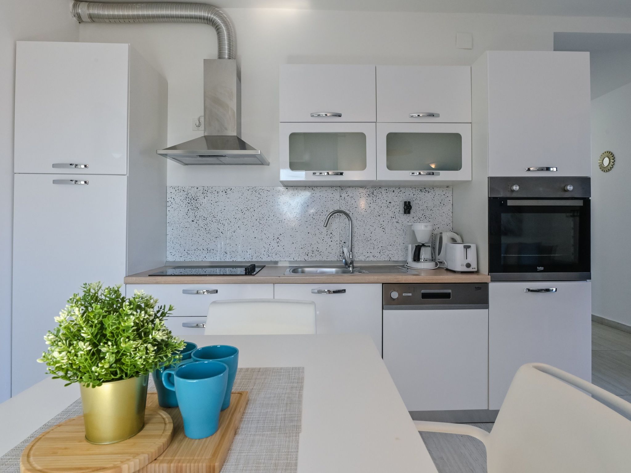 Mit Privatpool für 16 Personen ca. 160 m&sup2; in Novalja, Adriaküste Kroatien-Image-tags.info