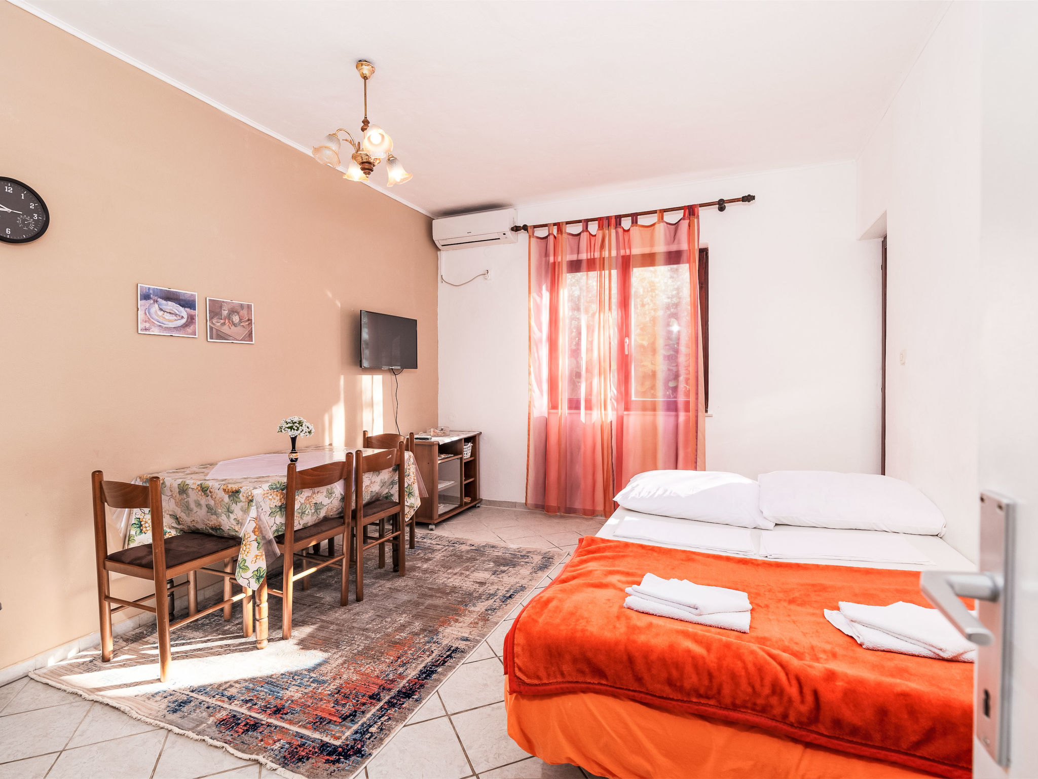 Maison mit privatem Garten und Grill – Chambre, photo 13 sur 14