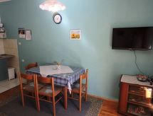 Vrijstaand appartement vlakbij zee en strand in Pag/Novalja - thumbnail 5