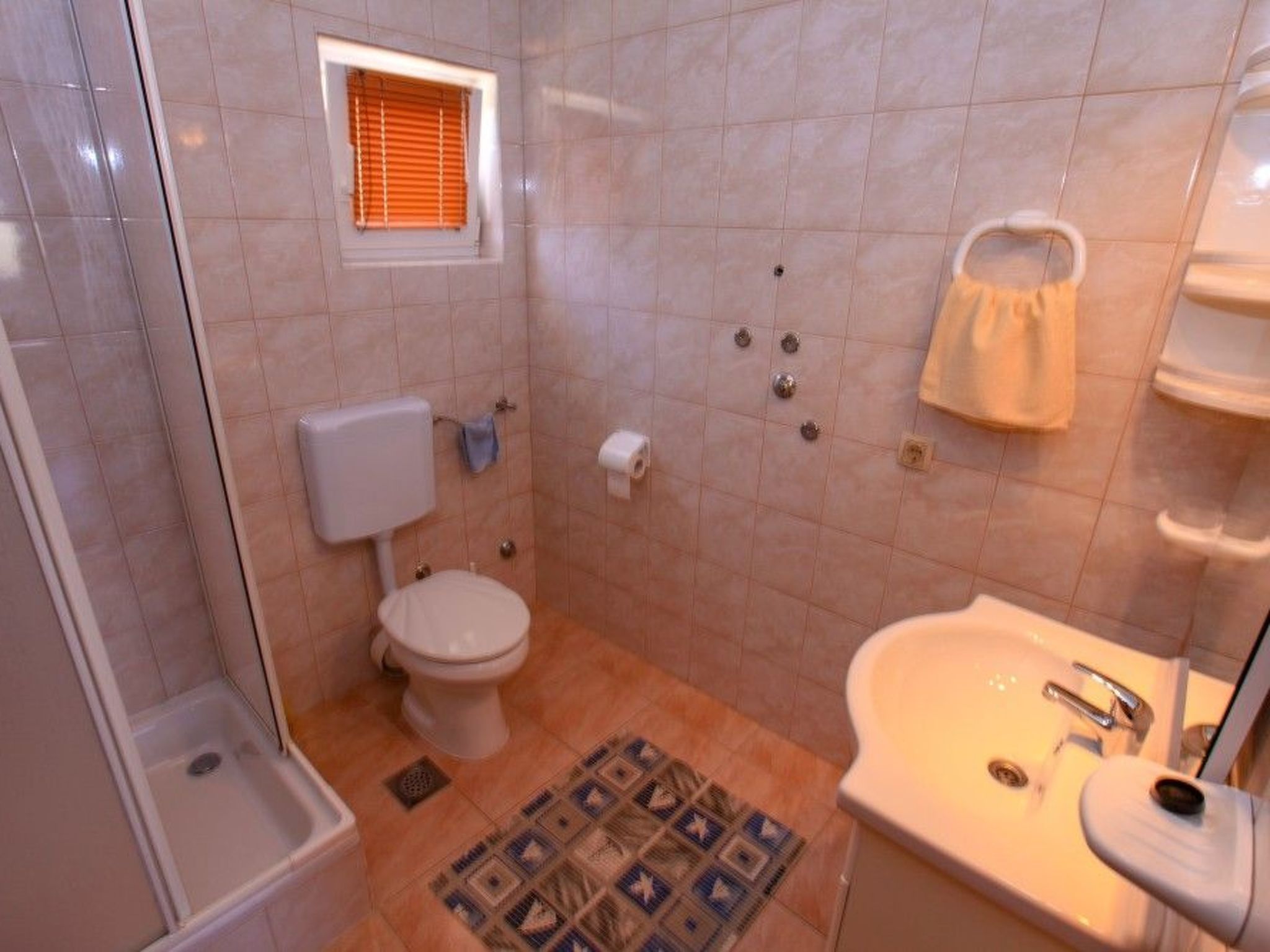 Appartement mit Balkon-Inside