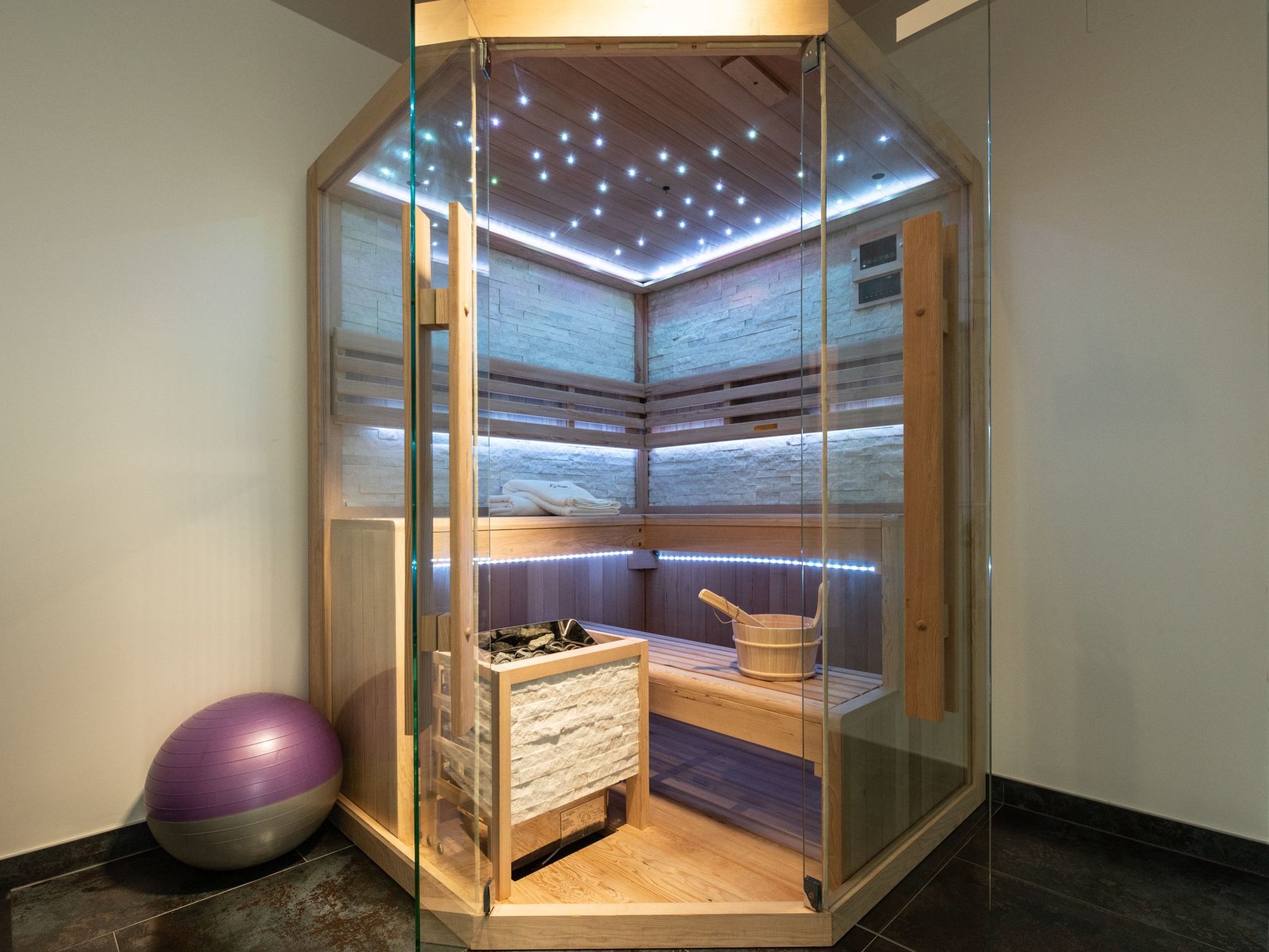 Luxusvilla Travera mit privatem Pool und Jacuzzi-Image-tags.info