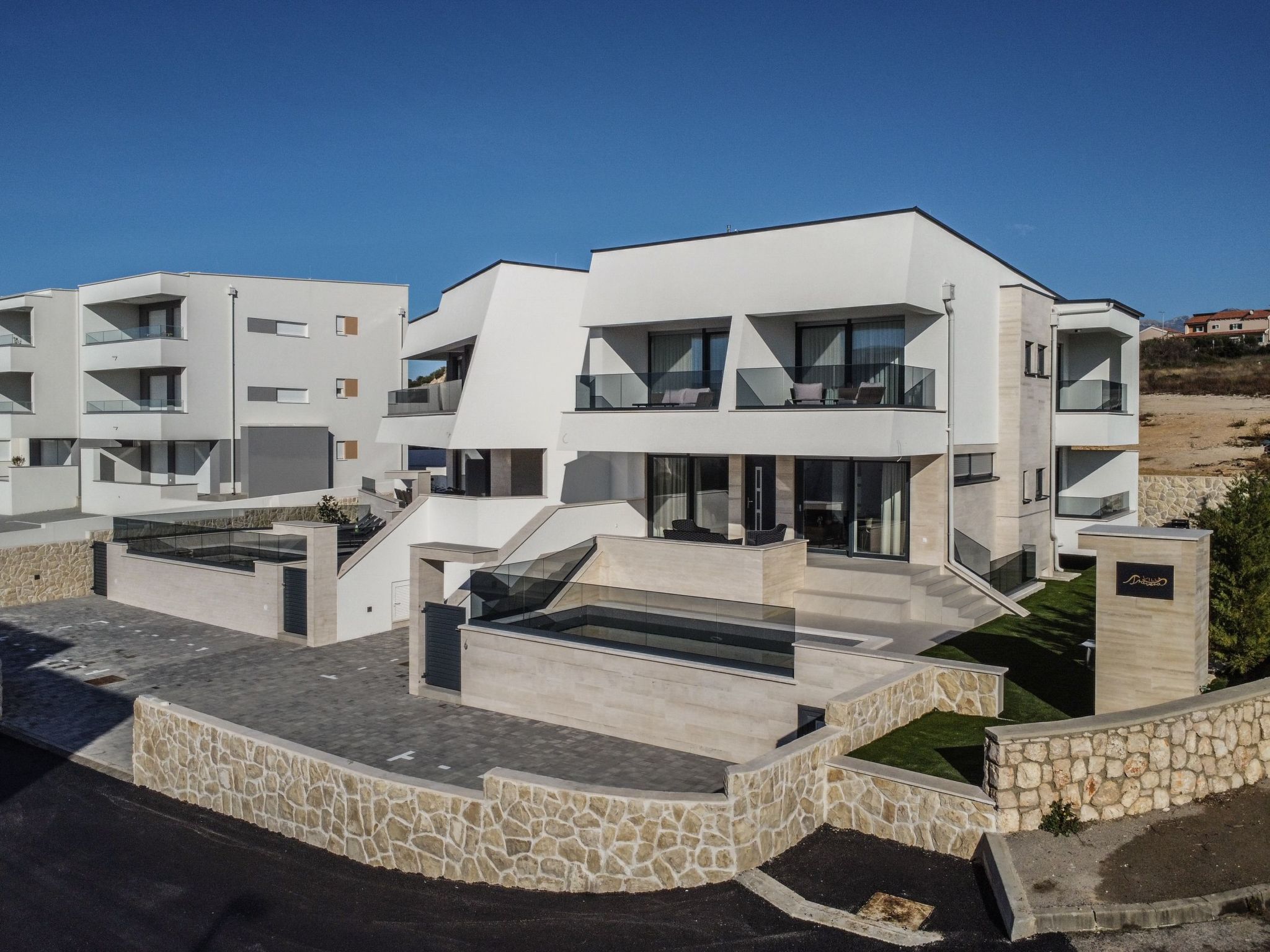 Luxusvilla Travera mit privatem Pool und Jacuzzi-Image-tags.info