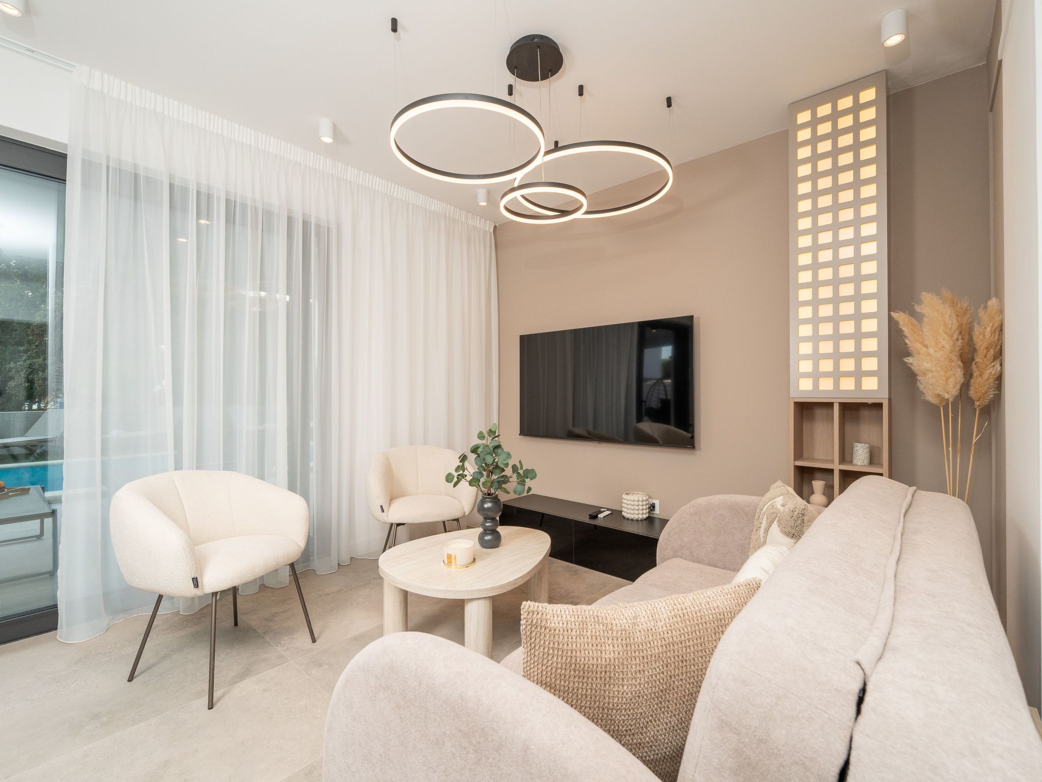 Zwei-Schlafzimmer-Wohnung Dantela mit privatem Pool-Binnen