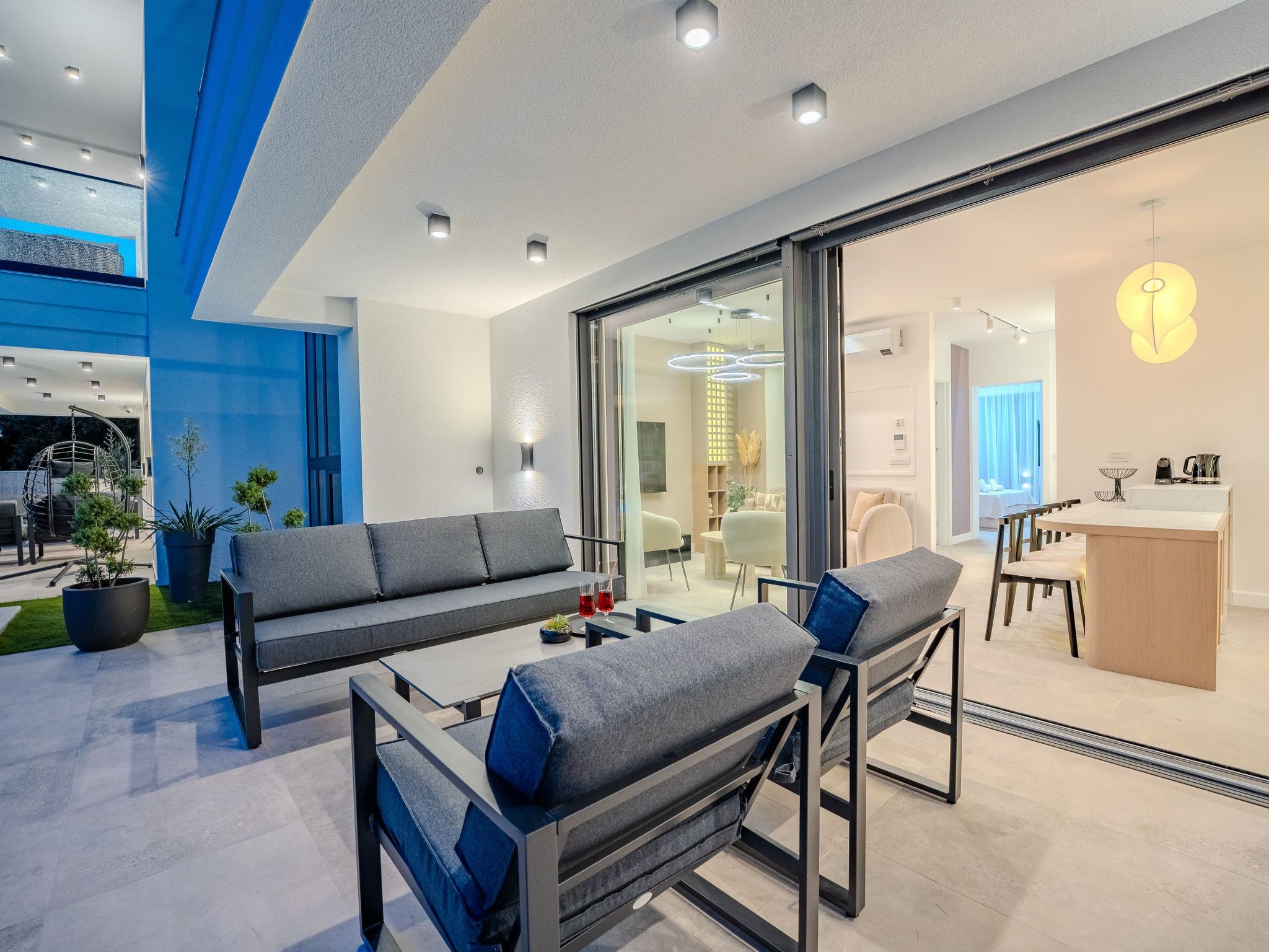 Zwei-Schlafzimmer-Wohnung Dantela mit privatem Pool-Binnen