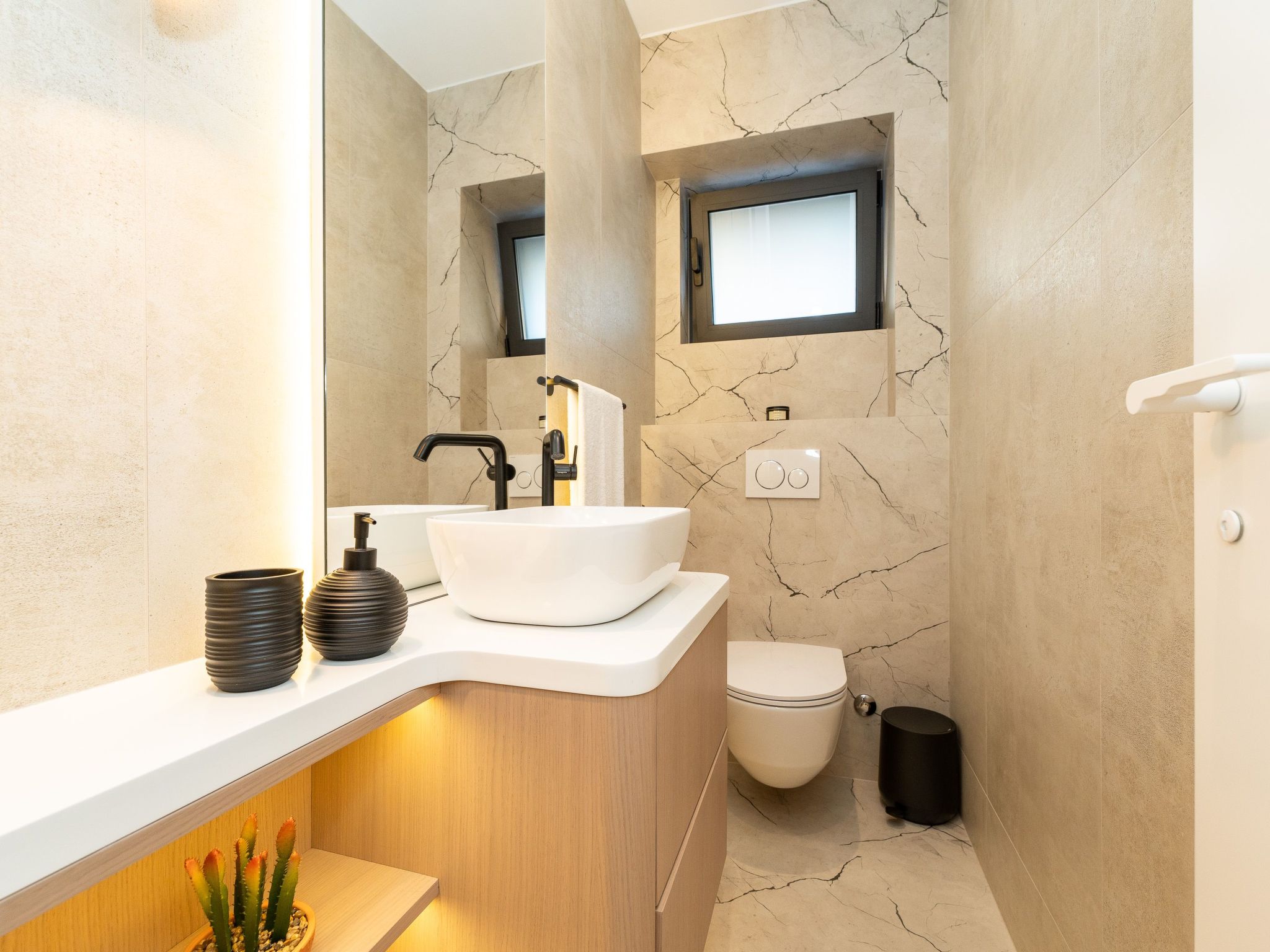 Zwei-Schlafzimmer-Wohnung Dantela mit privatem Pool-Binnen