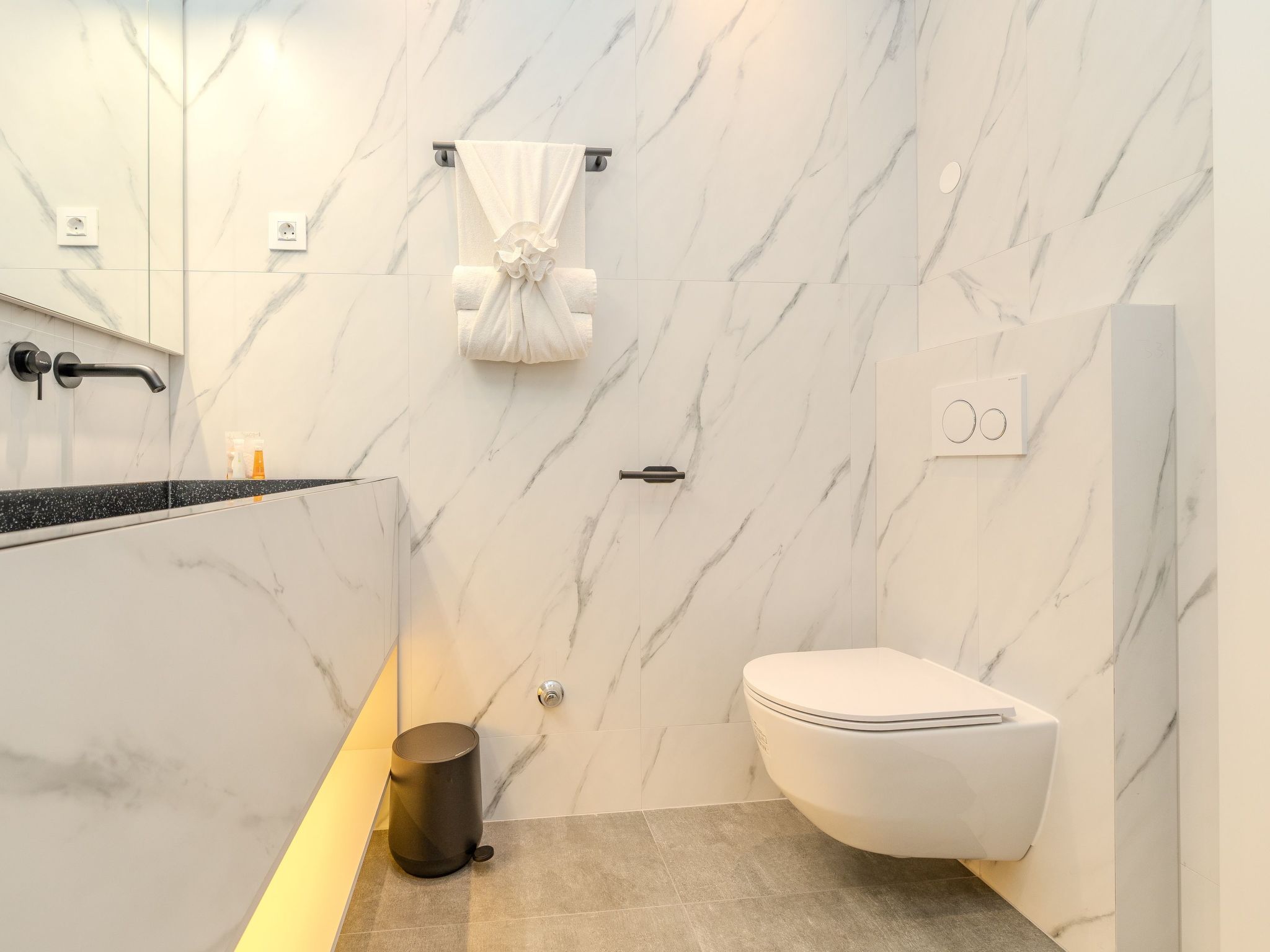 Zwei-Schlafzimmer-Wohnung Dantela mit privatem Pool-Binnen