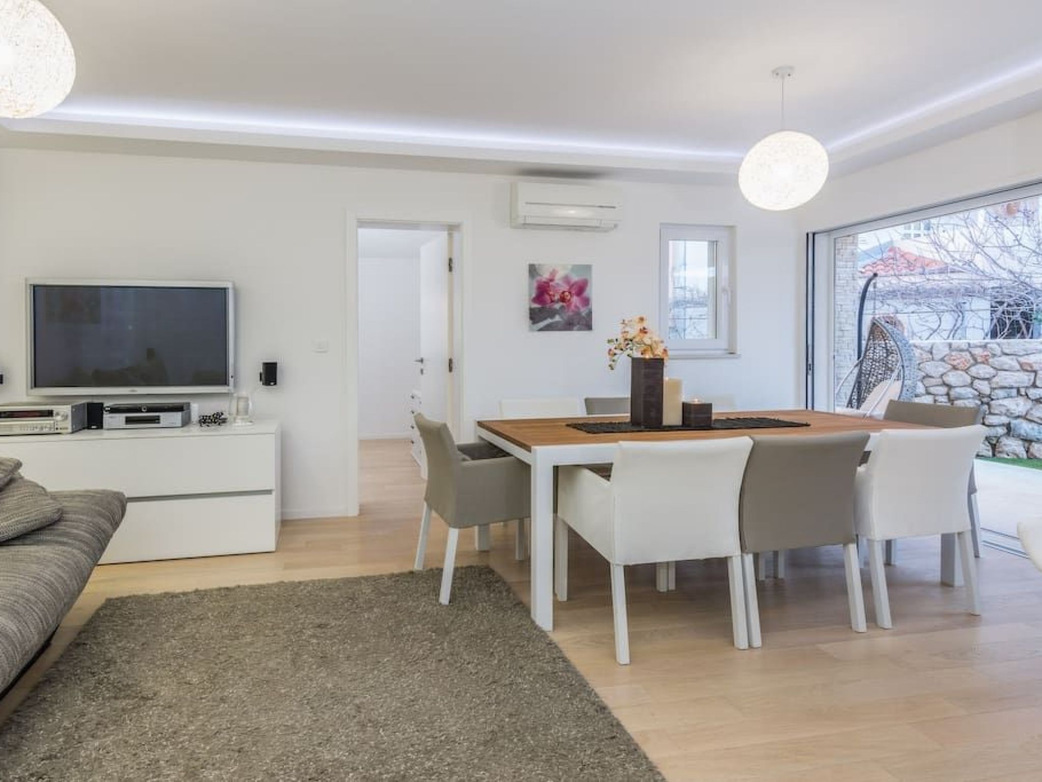 Luxuriöse Villa White Rose mit Pool in der Nähe von Zrče Beach-Image-tags.info