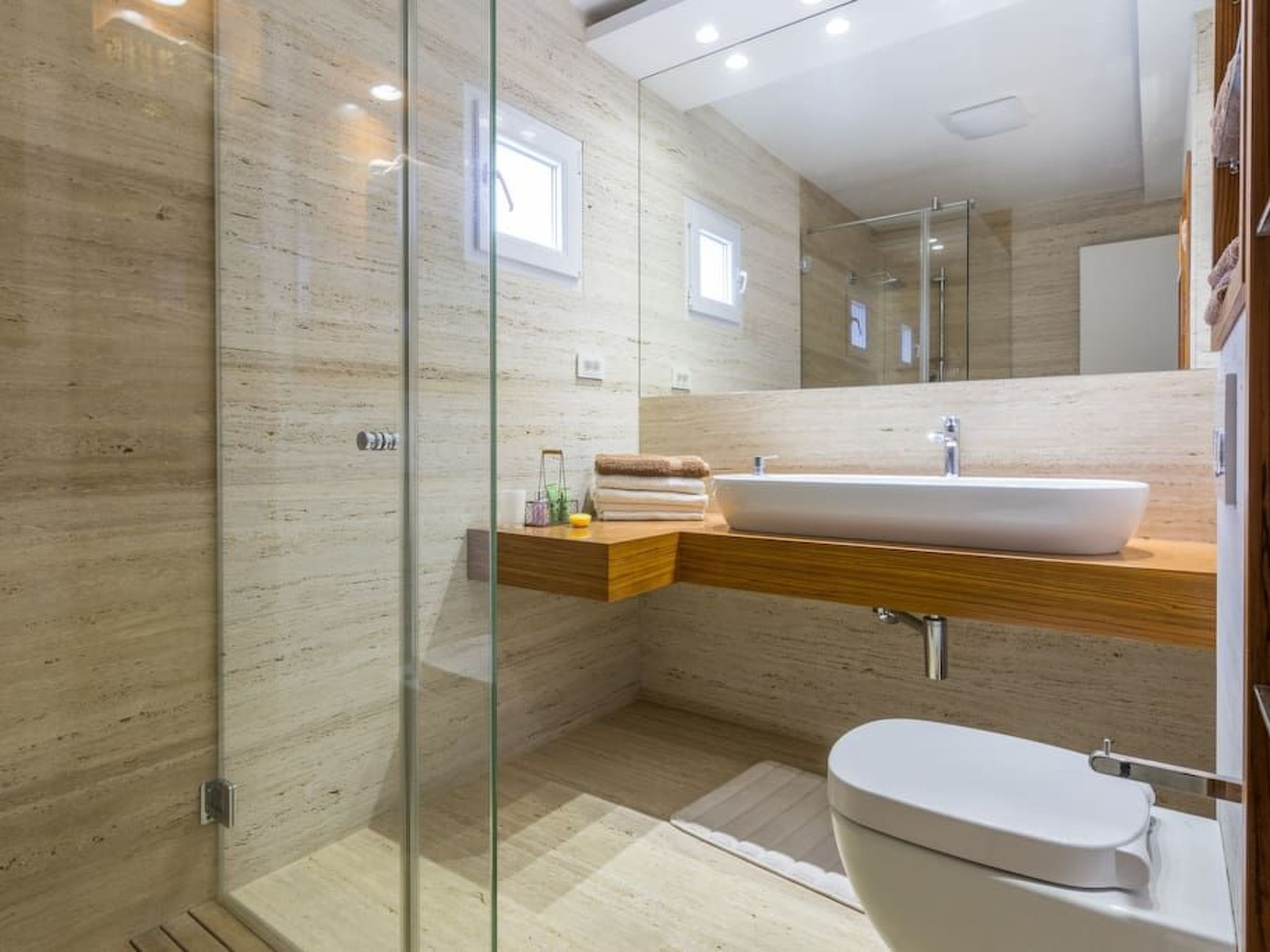 Luxuriöse Villa White Rose mit Pool in der Nähe von Zrče Beach-Image-tags.info