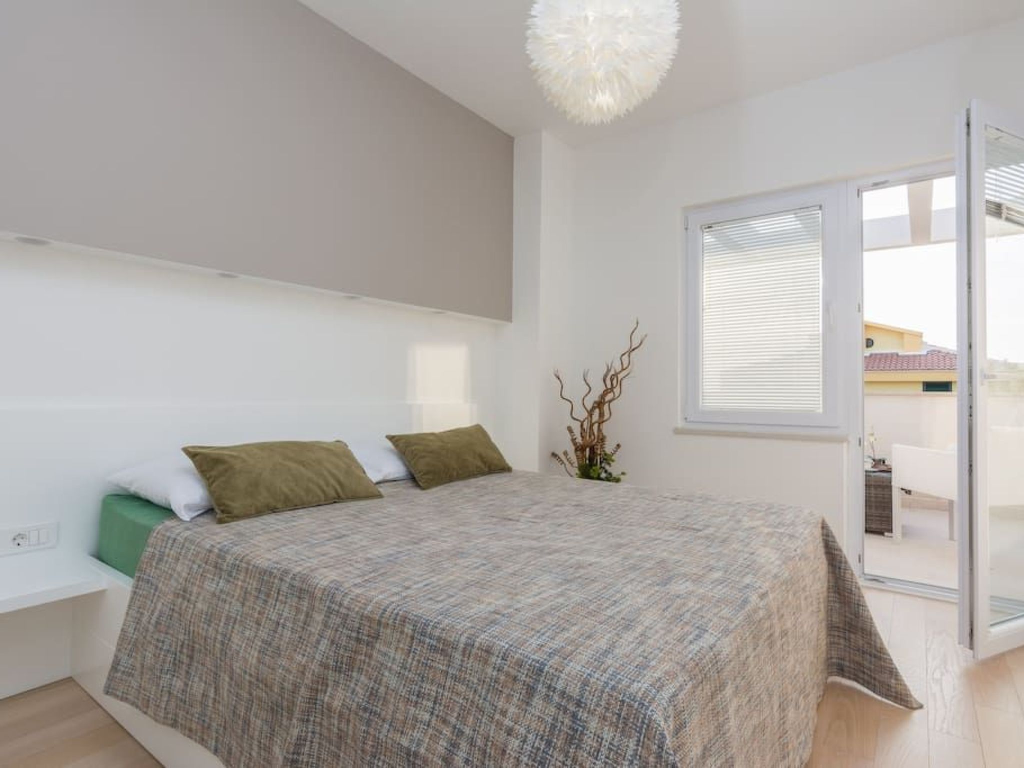 Luxuriöse Villa White Rose mit Pool in der Nähe von Zrče Beach-Image-tags.info