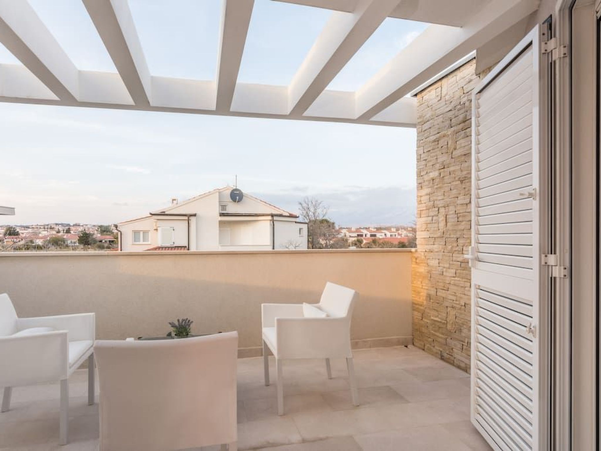 Luxuriöse Villa White Rose mit Pool in der Nähe von Zrče Beach-Image-tags.info