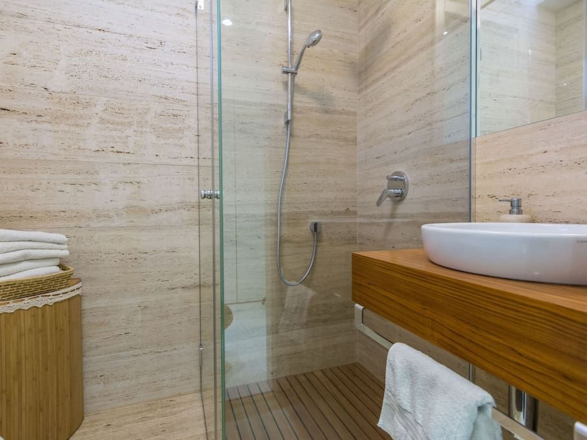 Luxuriöse Villa White Rose mit Pool in der Nähe von Zrče Beach-Image-tags.info