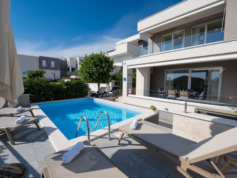 Villa Zora With Private Pool - Novalja