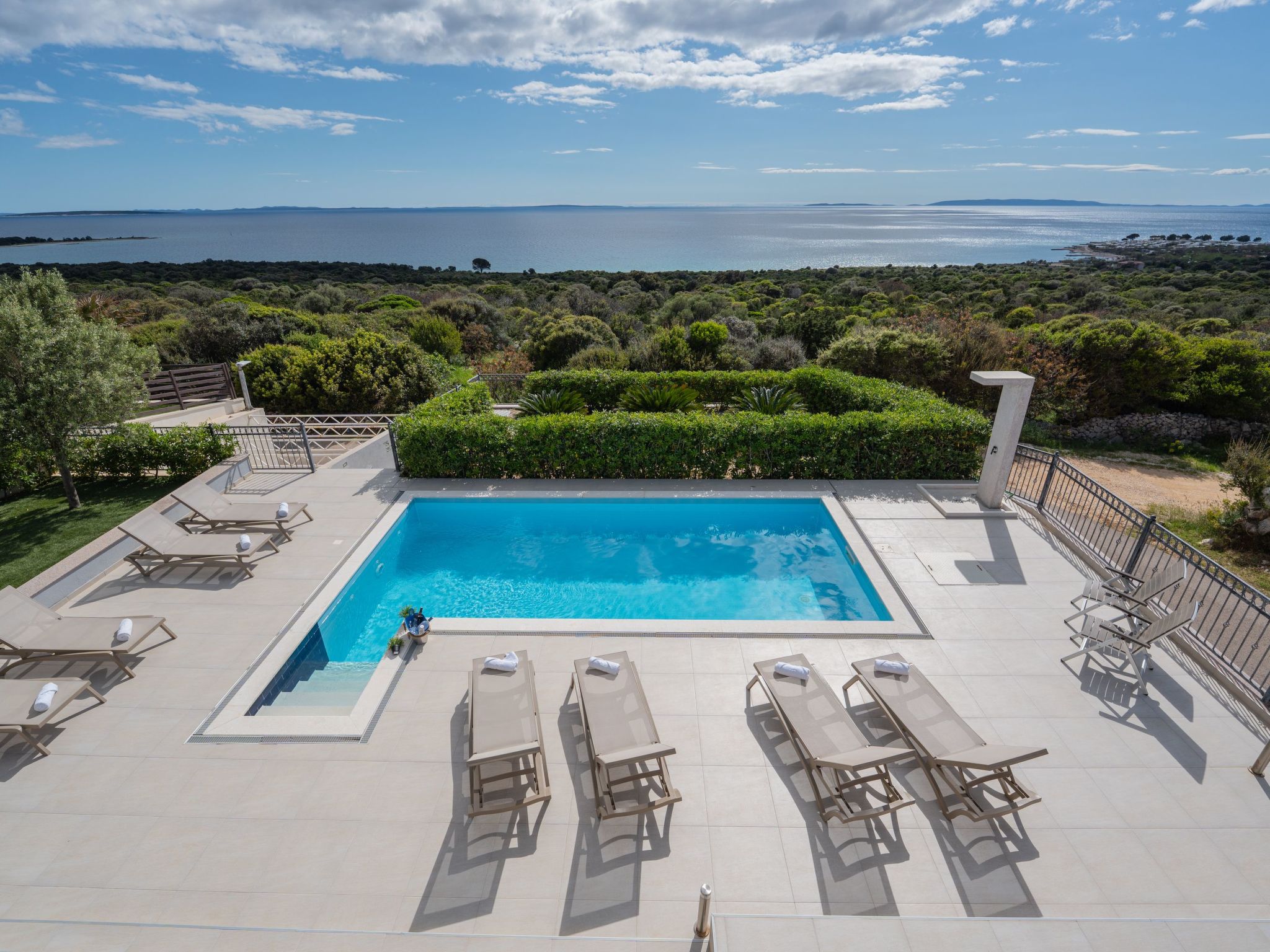 Luxuriöse Villa Royal I mit privatem Pool-Image-tags.info