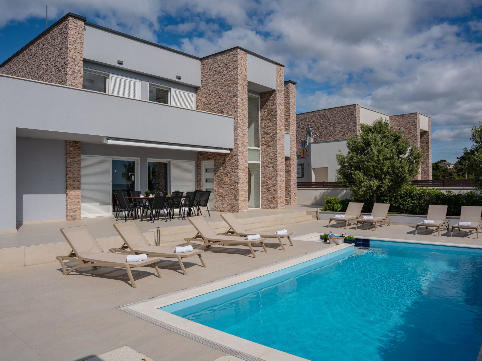 Luxuriöse Villa Royal I mit privatem Pool-Image-tags.info