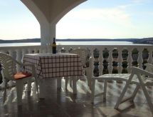 Appartement met zeezicht in Pag/Zubovići, 250m van de Kroatische kust - thumbnail 1
