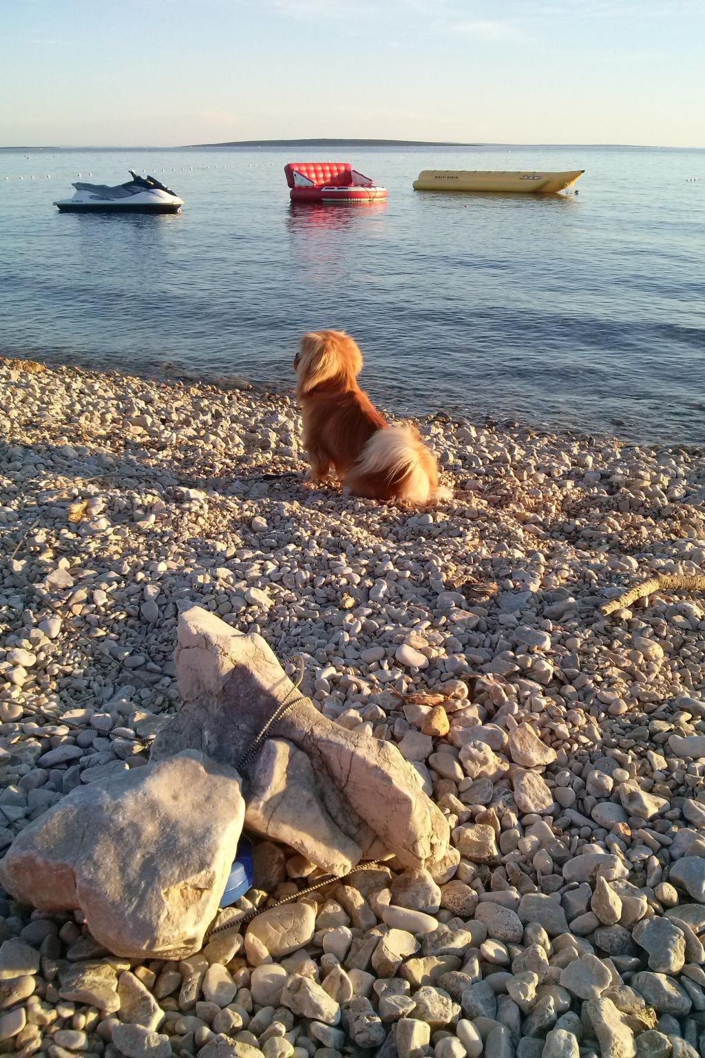 Mit Blick auf das Wasser