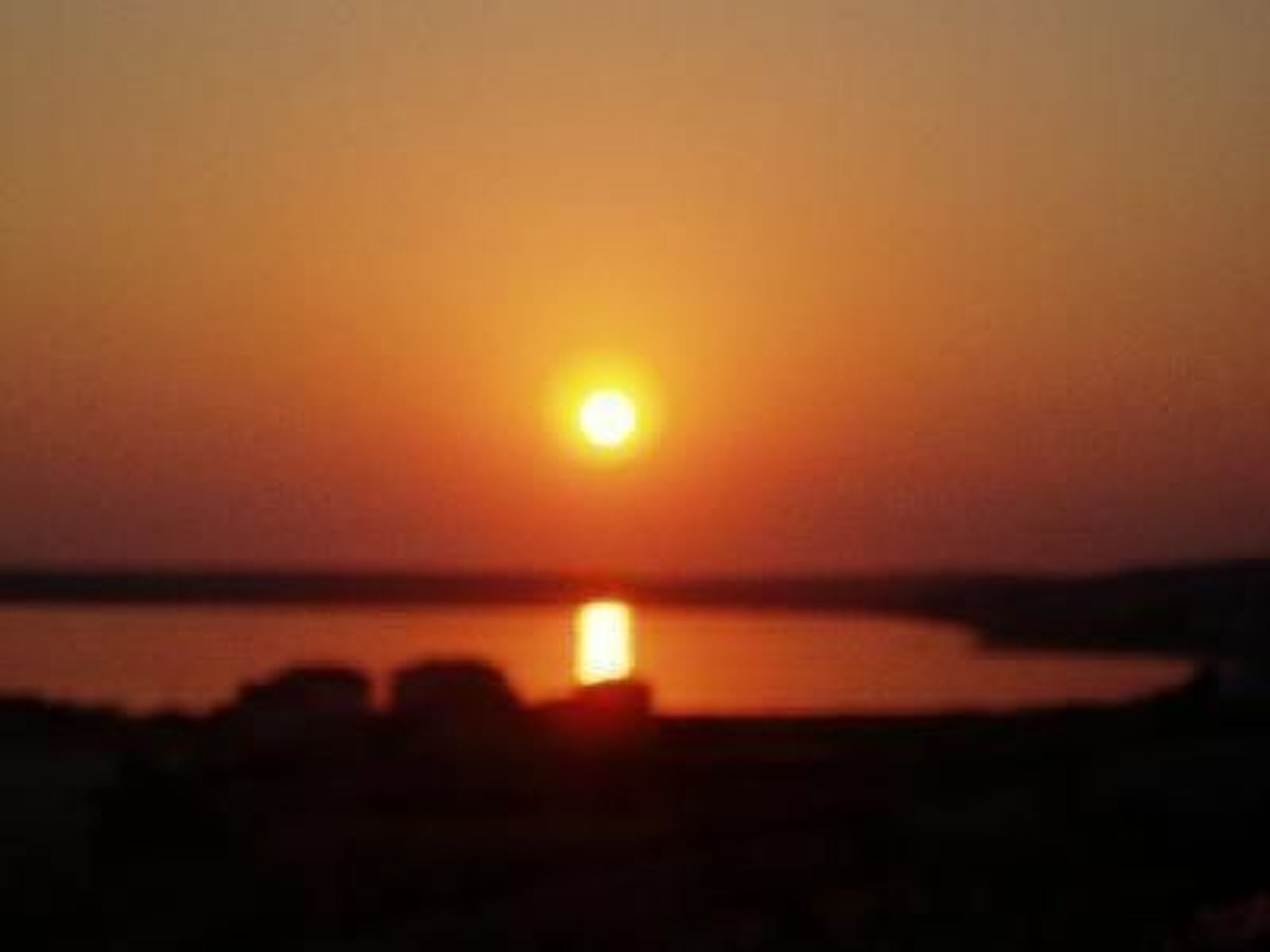 Mit Blick auf das Wasser-Dehors