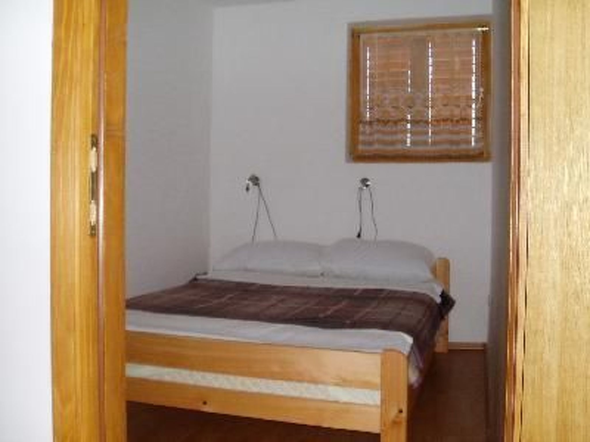 Mit Blick auf das Wasser-Dedans