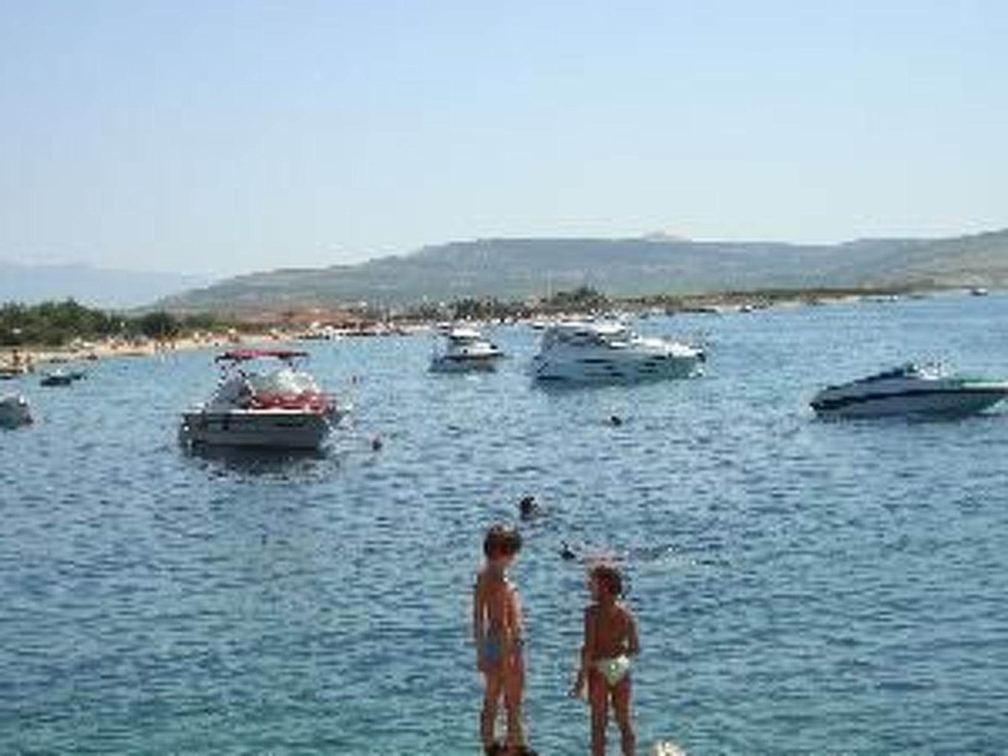 Mit Blick auf das Wasser-Dehors