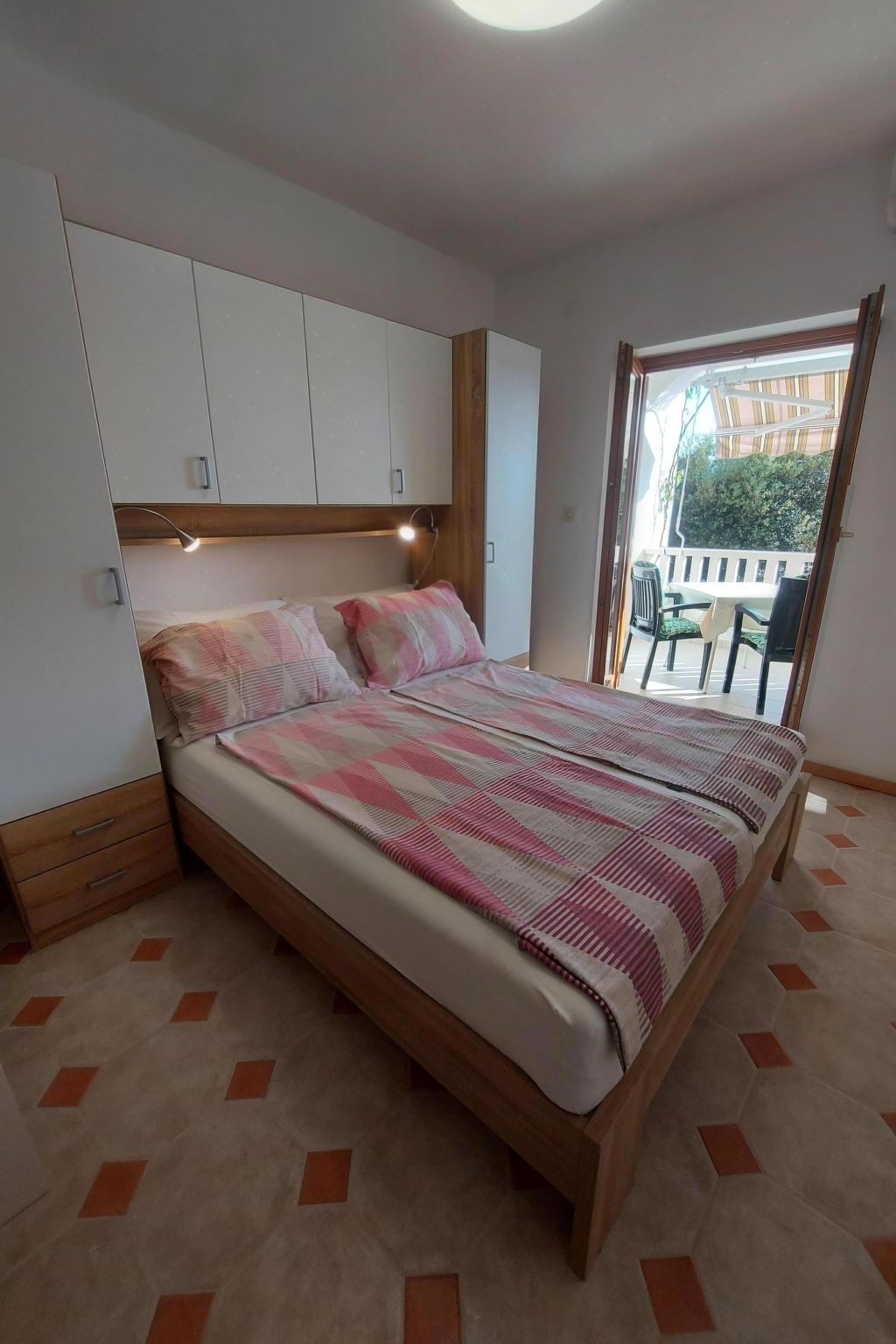 Studio mit Terrasse im ersten Stock des Hauses-Drinnen