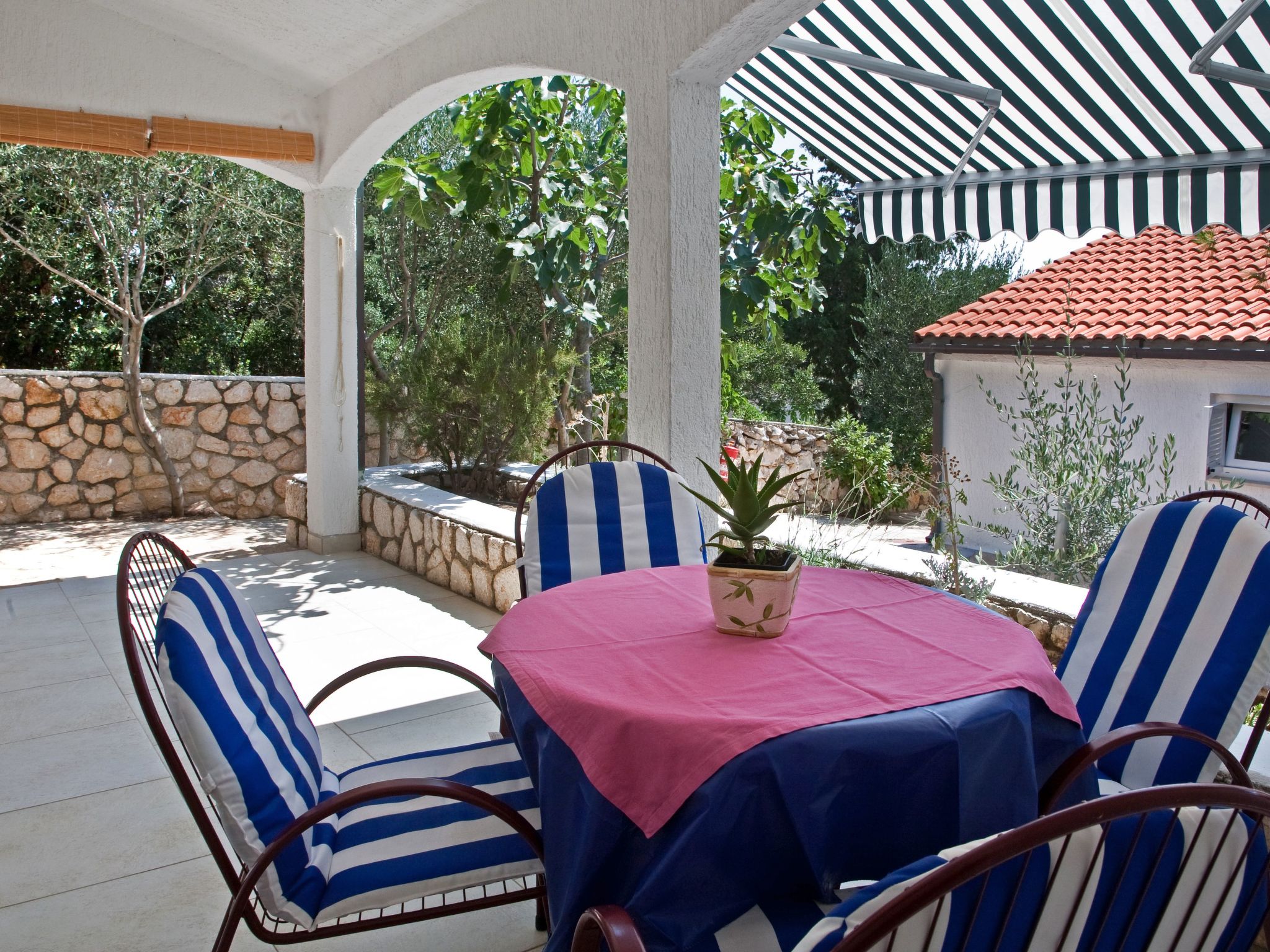 Gemütliches, familienfreundliches Steinhaus-Binnen