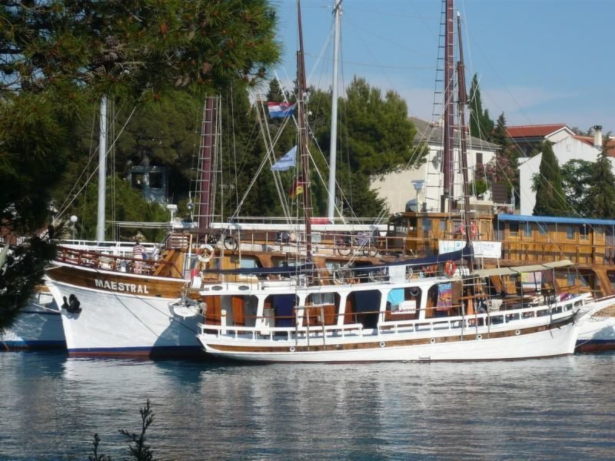 "Mia" mit Blick auf das Wasser-Binnen