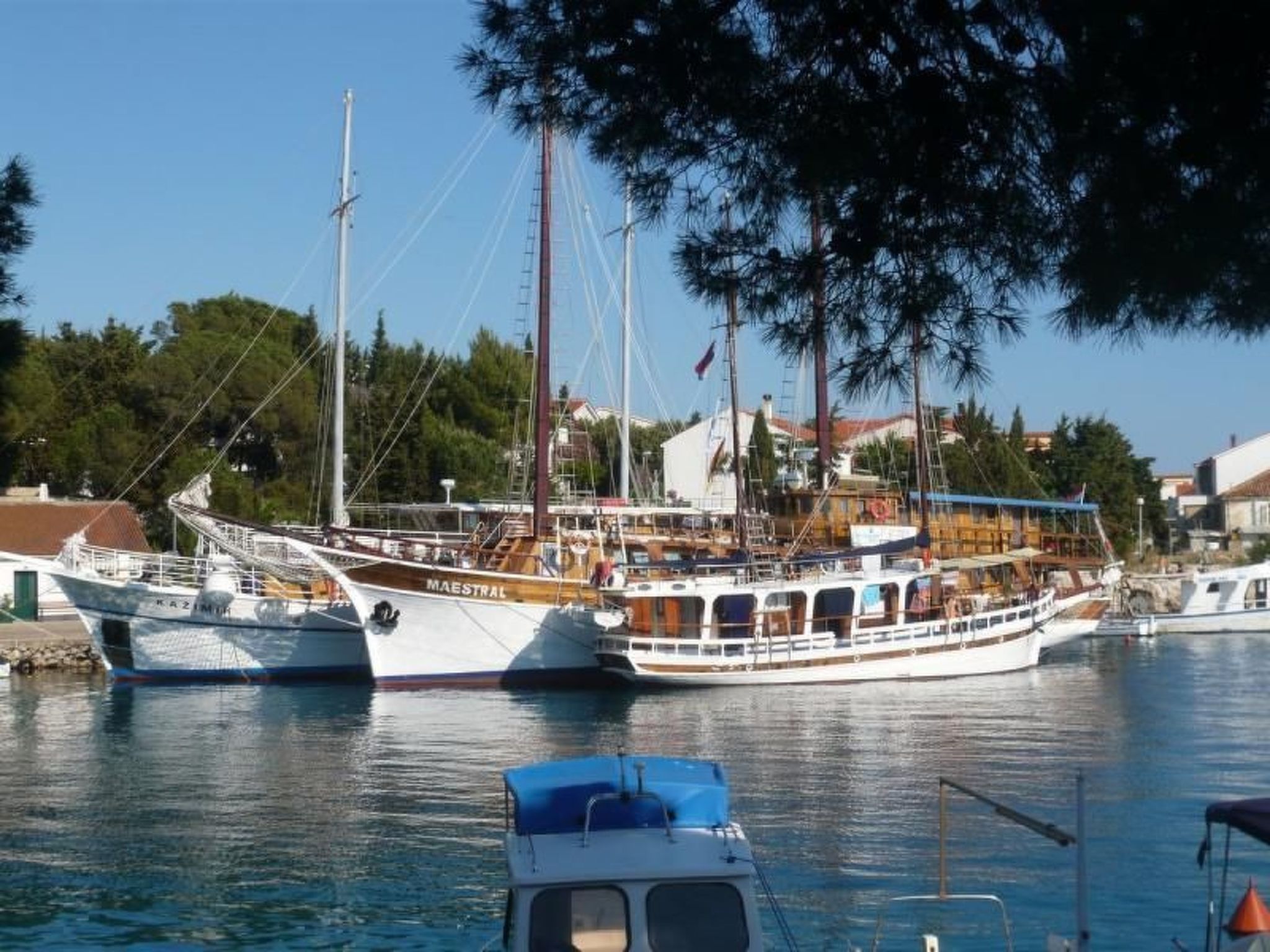 "Mia" mit Blick auf das Wasser-Binnen