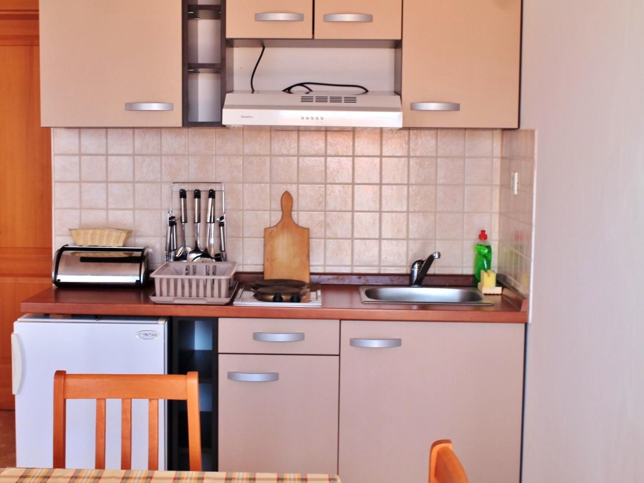 "Gubo1" mit Blick auf das Wasser-Binnen