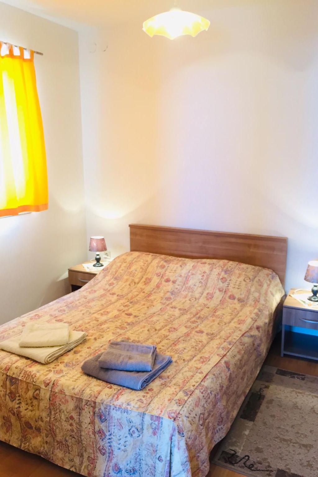 "Gubo1" mit Blick auf das Wasser-Binnen