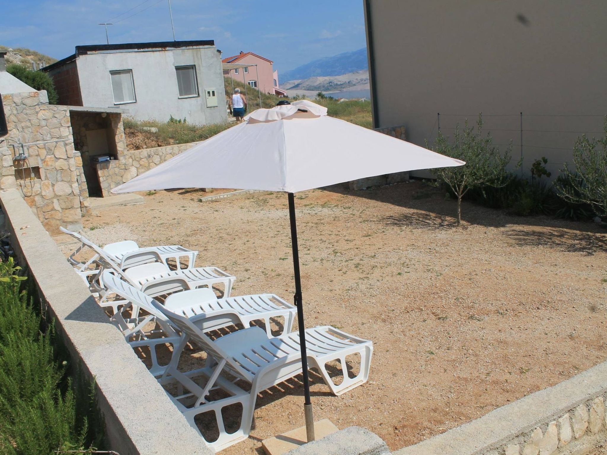 "Gubo1" mit Blick auf das Wasser-Binnen