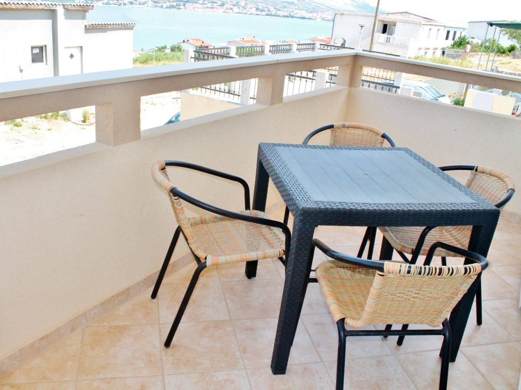 "Gubo2" mit Blick auf das Wasser-Binnen