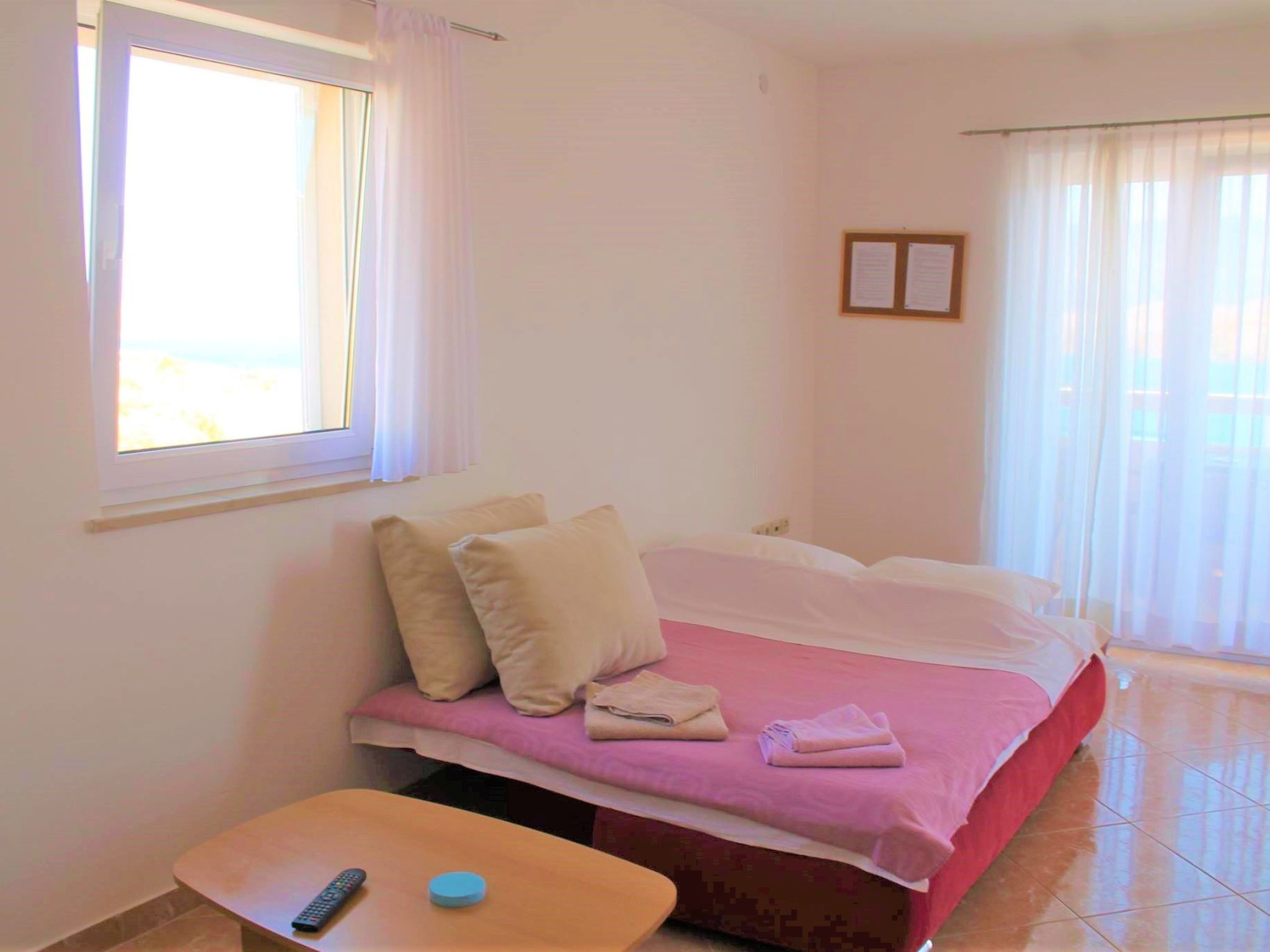 "Gubo2" mit Blick auf das Wasser-Binnen