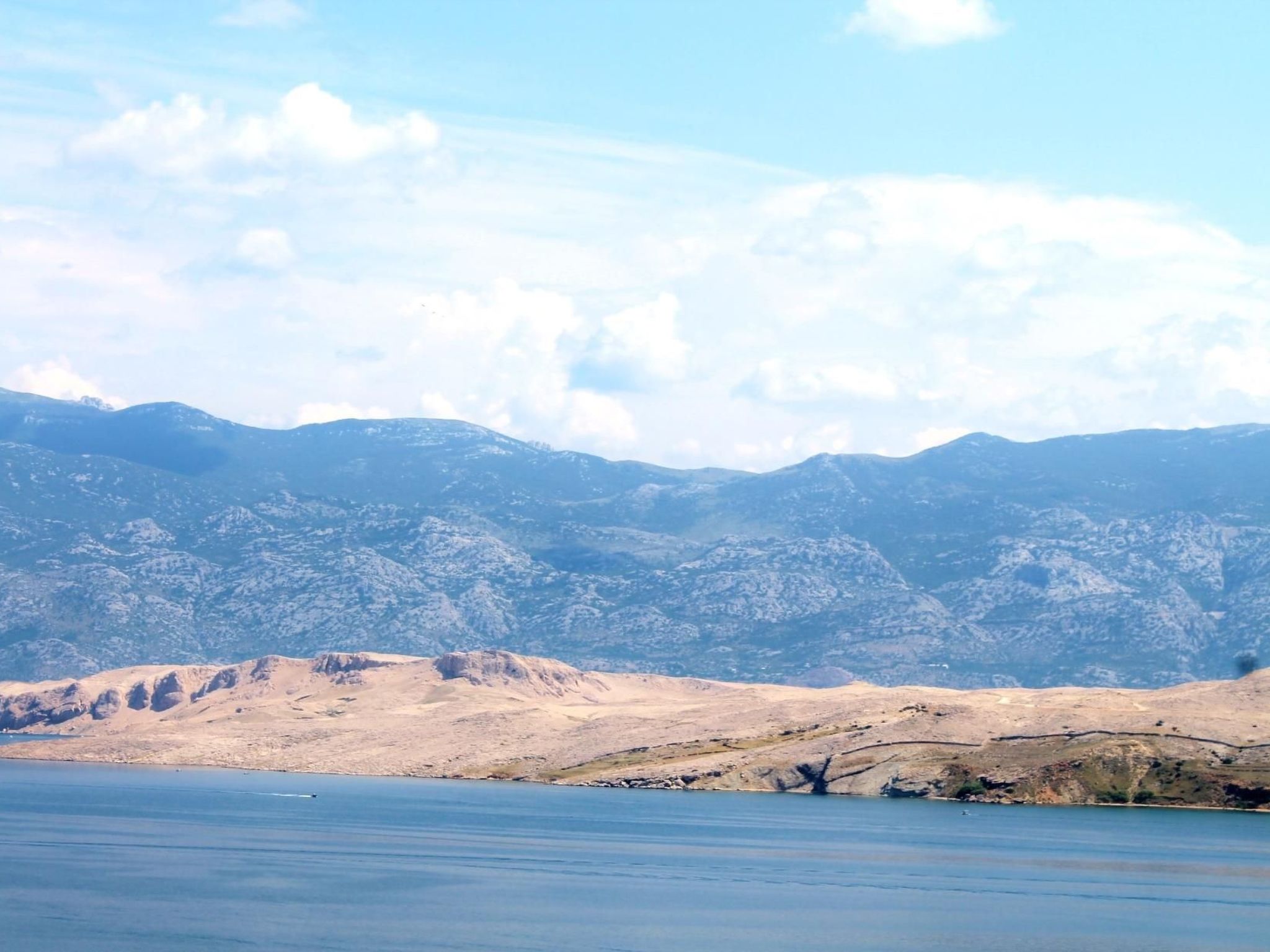 "Gubo2" mit Blick auf das Wasser-Binnen
