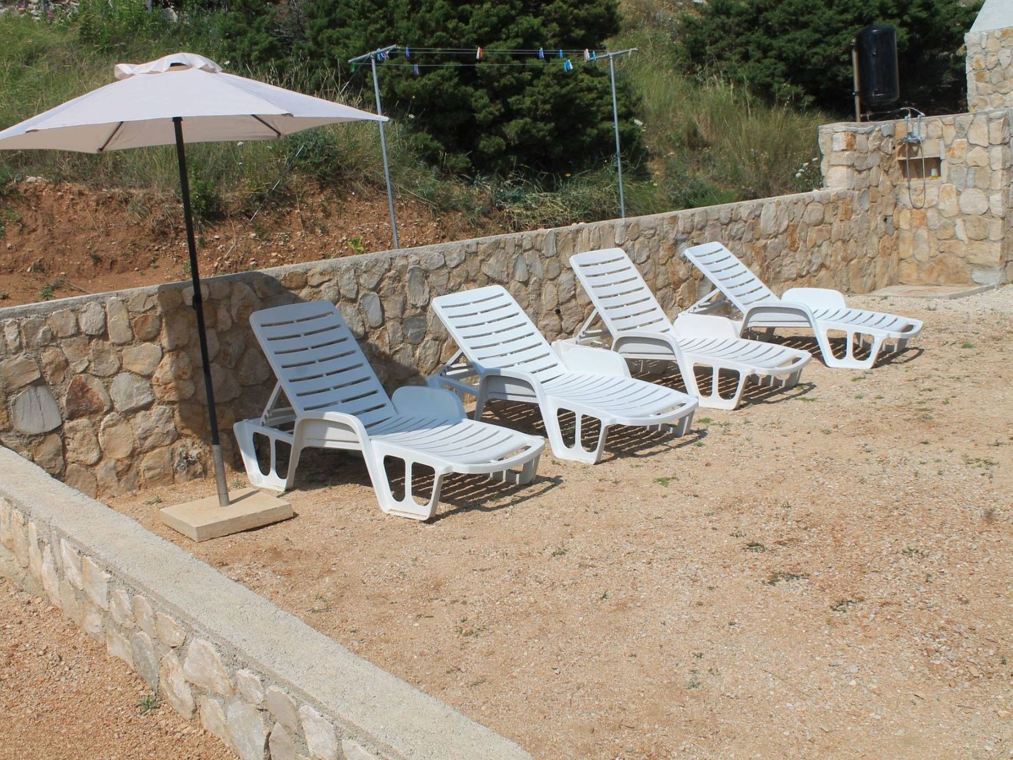 "Gubo2" mit Blick auf das Wasser-Binnen