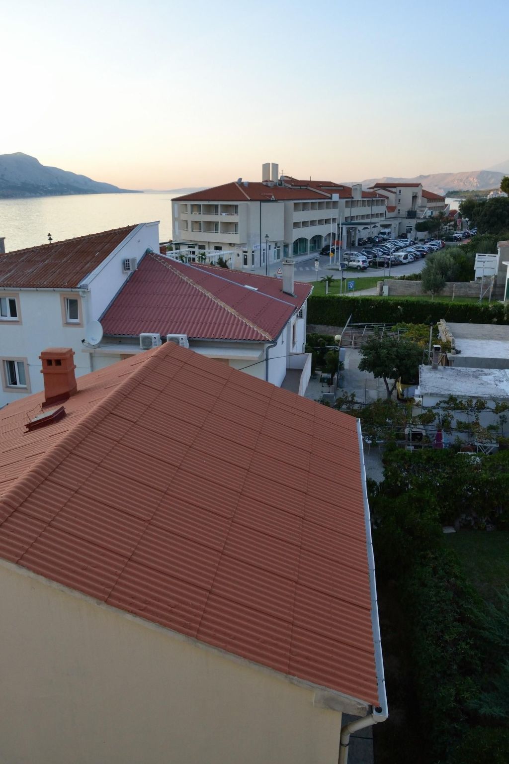 Große Ferienwohnung in Pag mit Privater Terrasse-Binnen