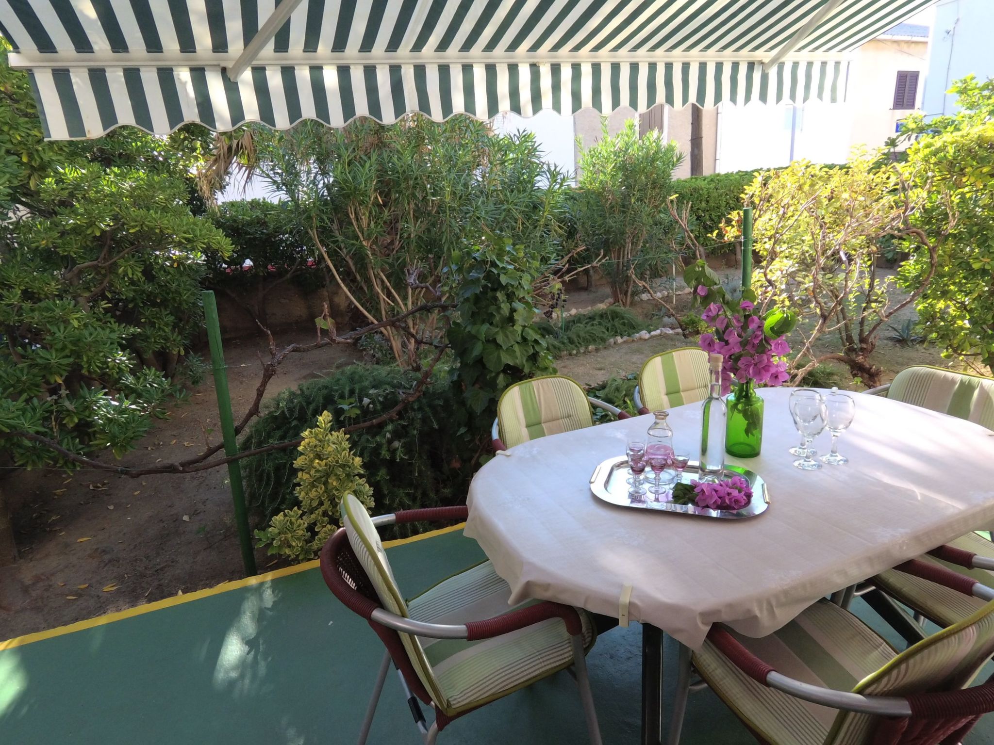 Große Ferienwohnung in Pag mit Privater Terrasse-Binnen