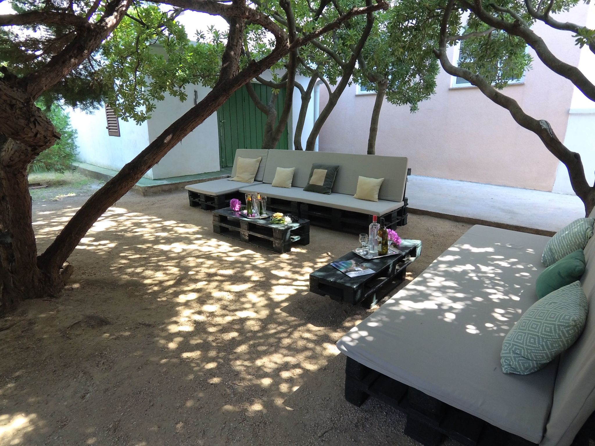 Große Ferienwohnung in Pag mit Privater Terrasse-Binnen