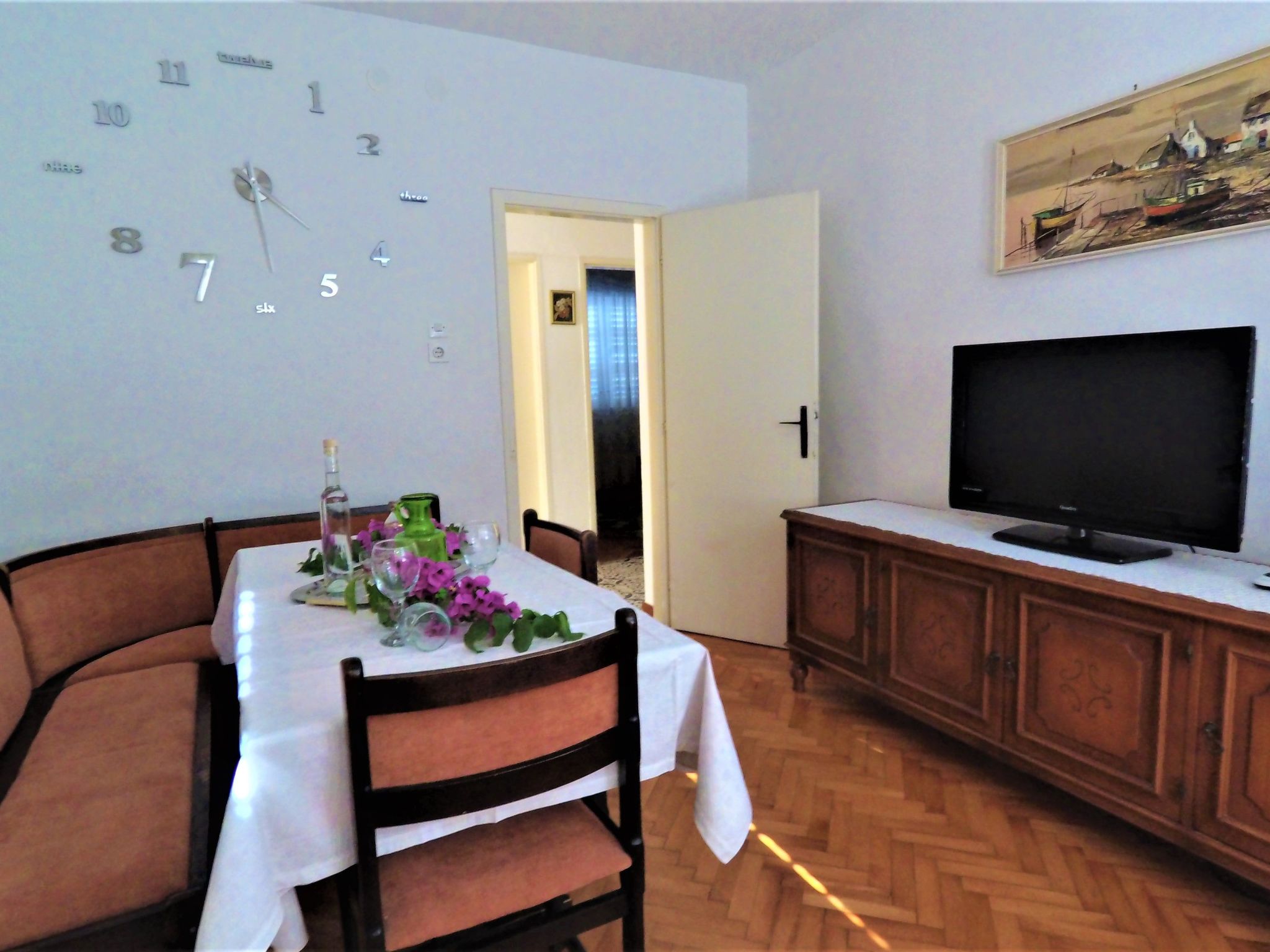 Große Ferienwohnung in Pag mit Privater Terrasse-Binnen