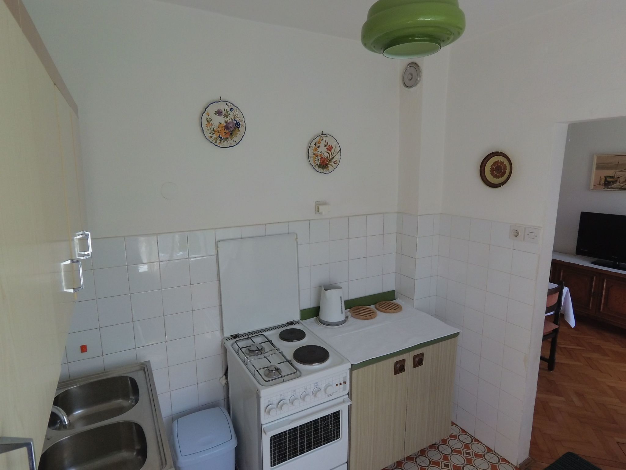 Große Ferienwohnung in Pag mit Privater Terrasse-Binnen