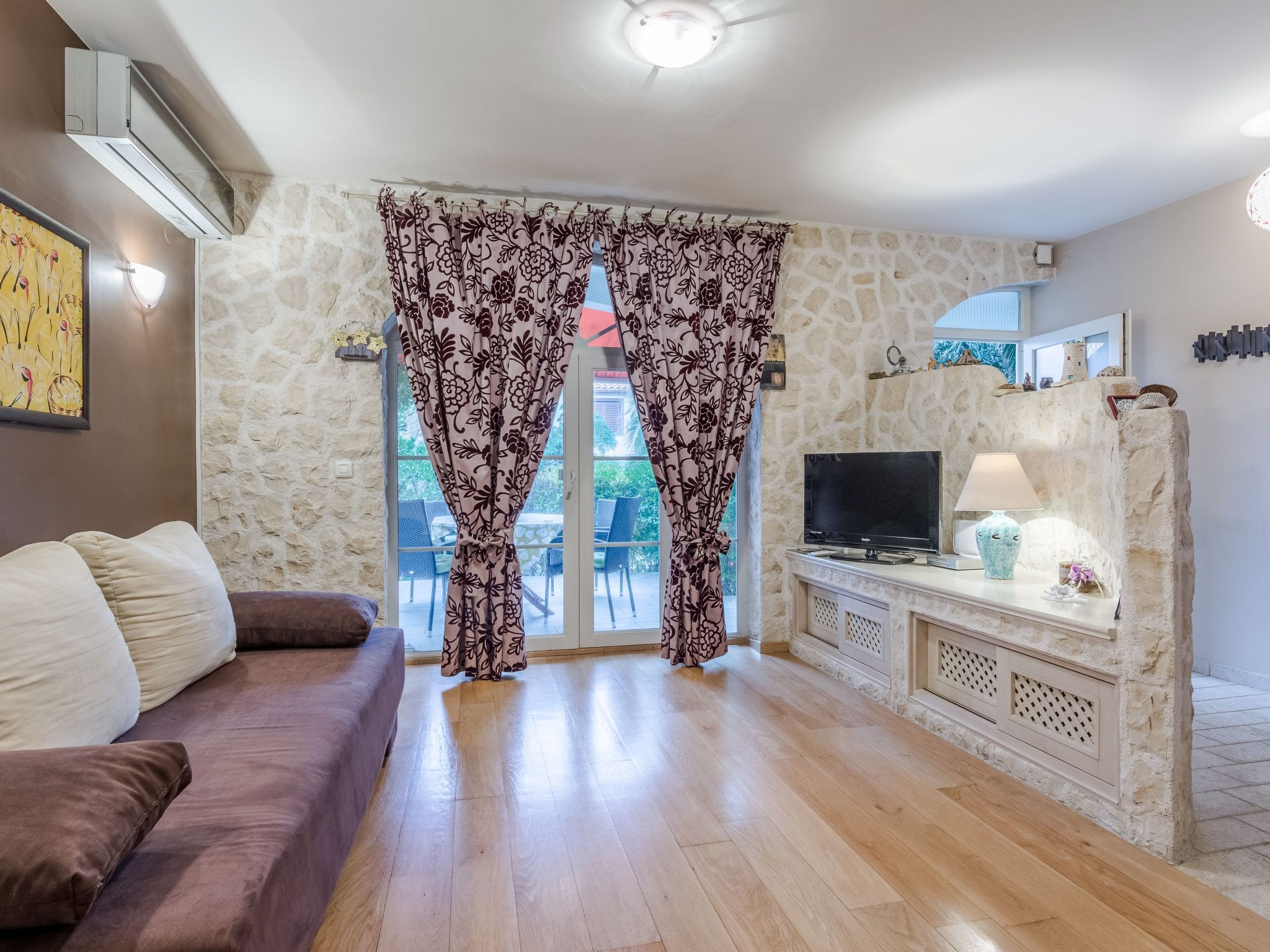 "Jeger" mit Terrasse-Inside