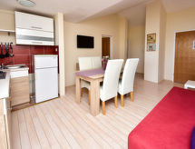 Appartement Melandura aan zee – 130 meter van het strand bij Pag - thumbnail 5