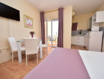 Appartement Melandura: Strand & zee op 130 meter in Pag, met zwembad - thumbnail 6
