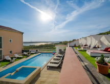 5-persoons appartement met zeezicht in Dinjiška op Pag - thumbnail 1