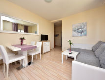 Appartement Melandura aan zee bij Pag – zwembad & strand op 130 meter - thumbnail 4