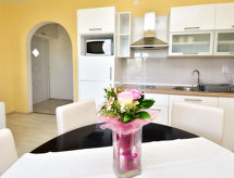 Appartement Marija aan zee in Dinjiška, Pag – 130m van het strand - thumbnail 5