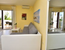 Appartement Marija aan zee in Dinjiška, Pag – 130m van het strand - thumbnail 6