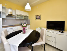 Appartement Marija aan zee in Dinjiška, Pag – 130m van het strand - thumbnail 4