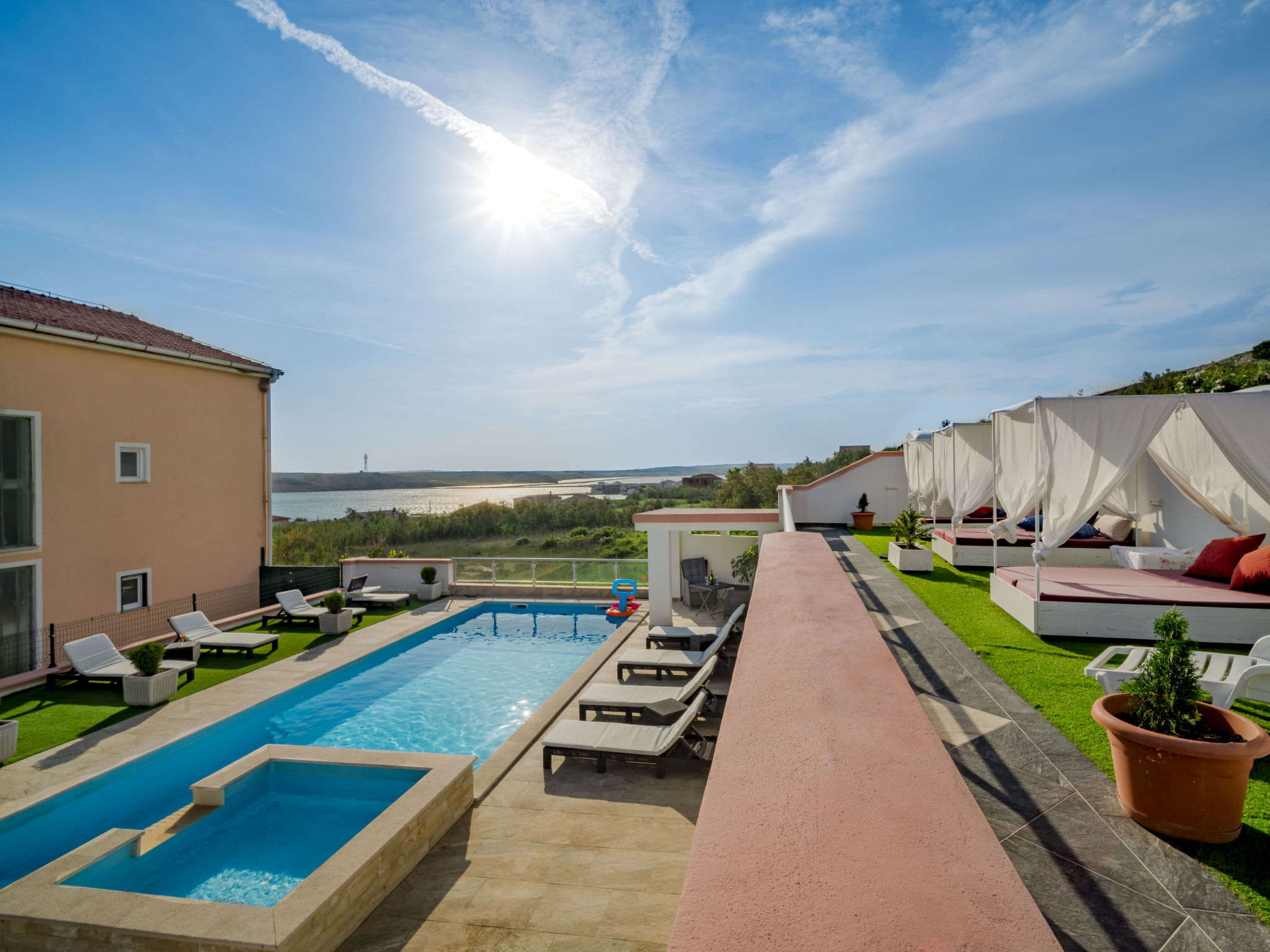 Vakantiehuis met privé zwembad in Pag/Dinjiska (Kroatië) voor 34 personen