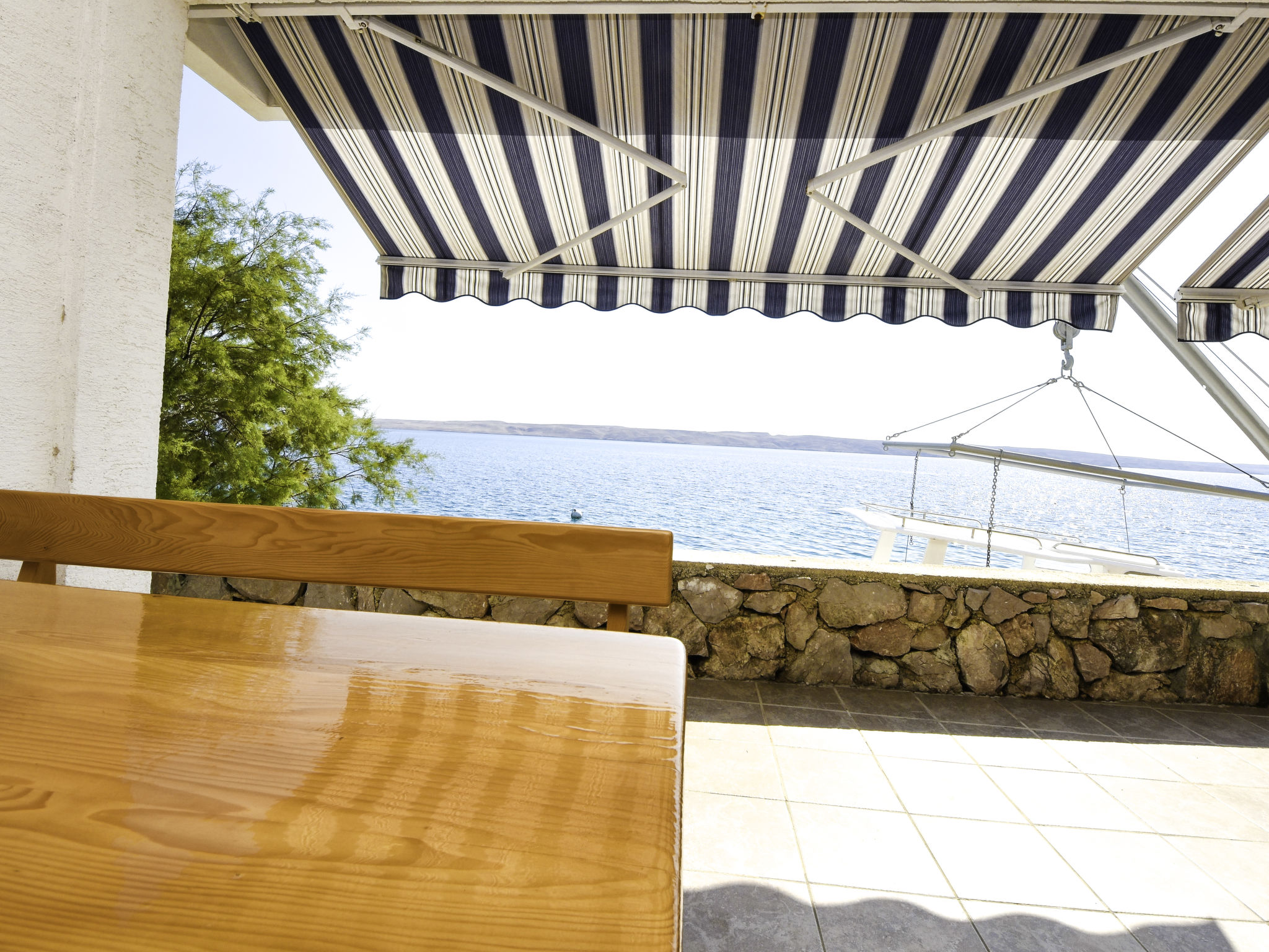 Appartement Renata: Zeezicht en strand op 10 meter in Starigrad-Paklenica - foto 14